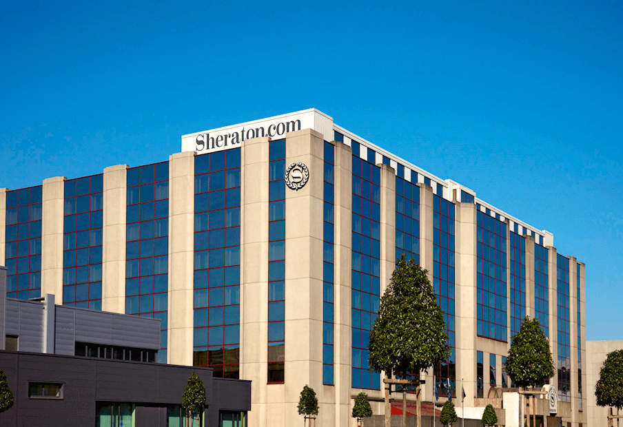 Sheraton logo in Brussel Zaventem Airport 					